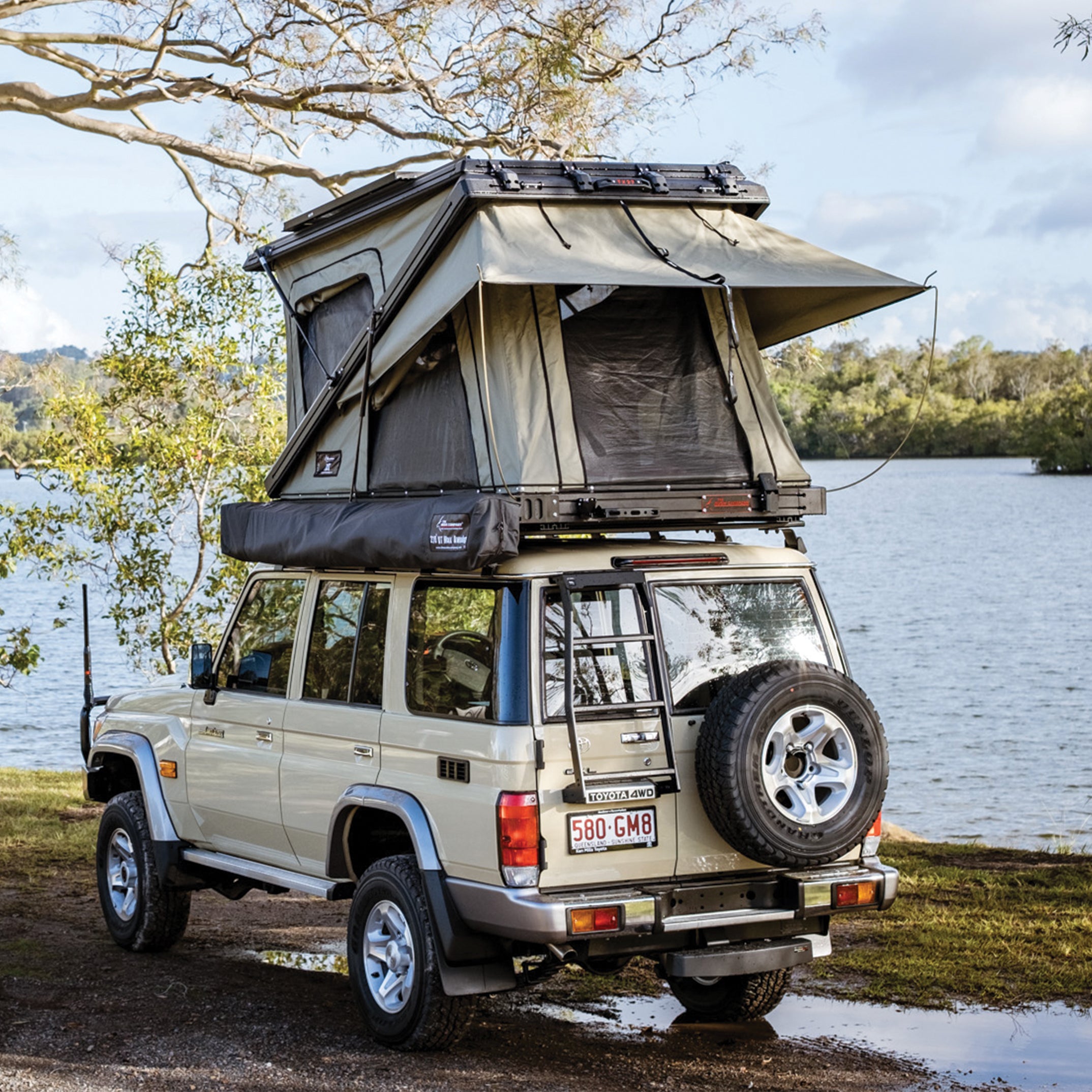 TX27 Hardshell Rooftop Tent