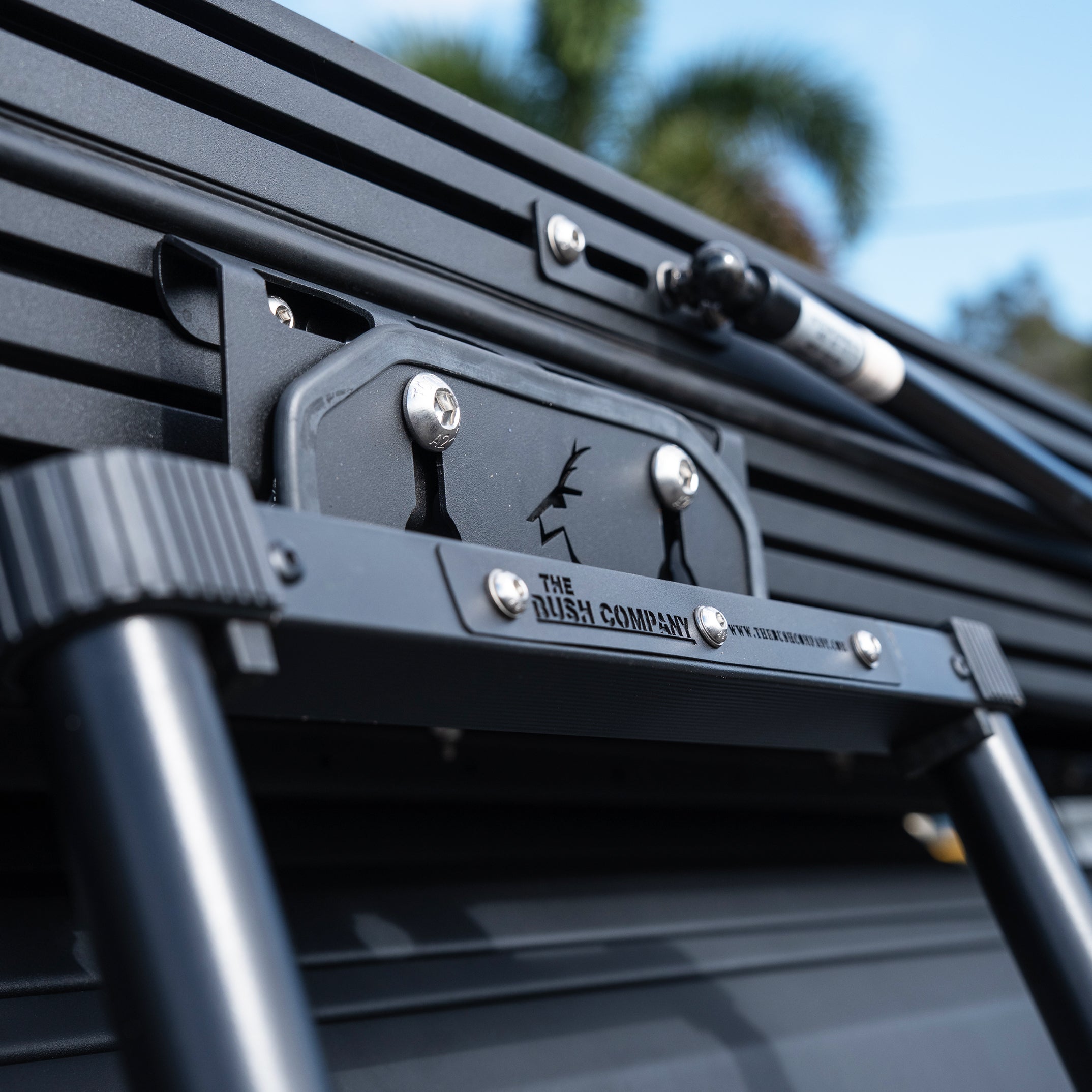 LX27 Clamshell Rooftop Tent