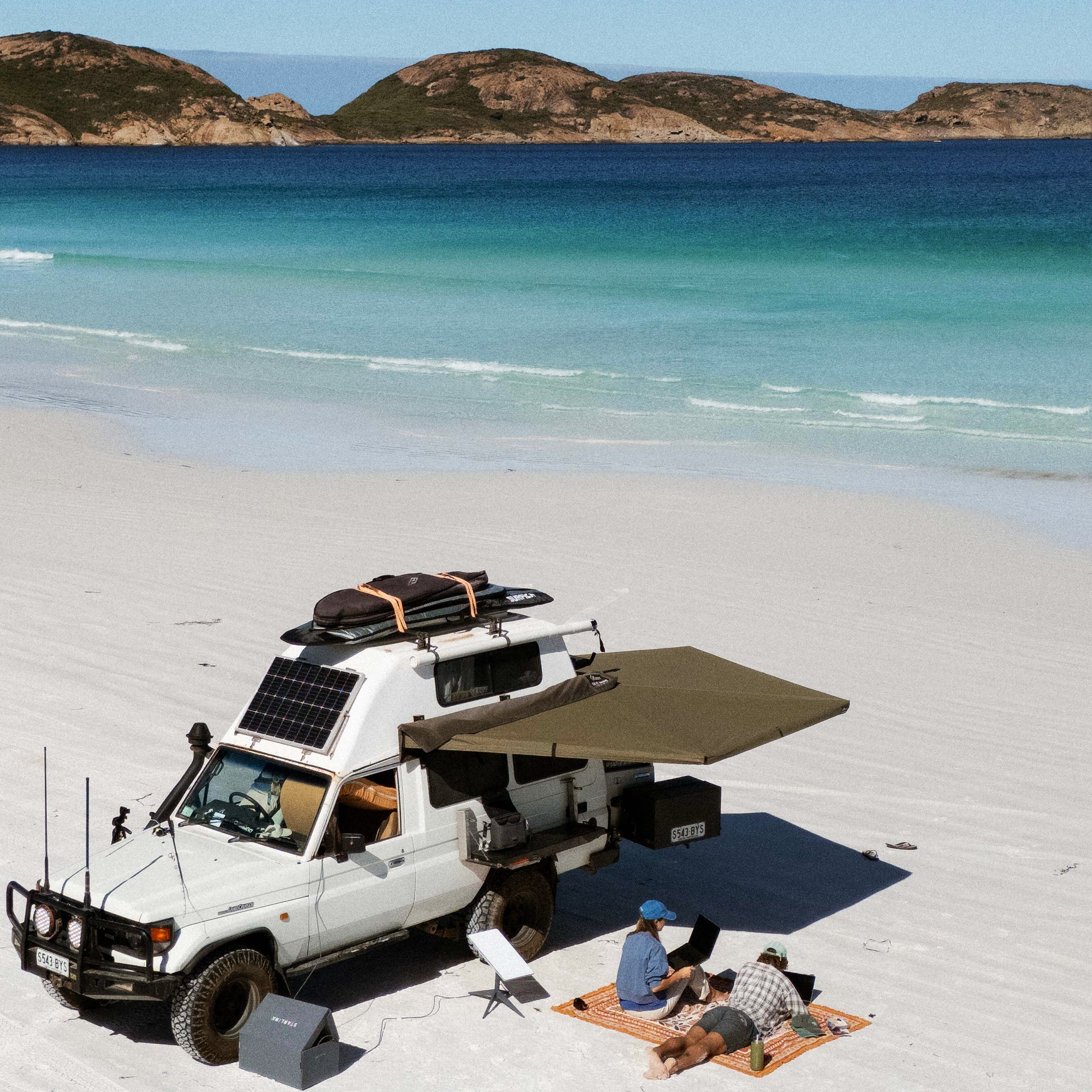 The Bush Company 270XT Awning | Freestanding | No Poles