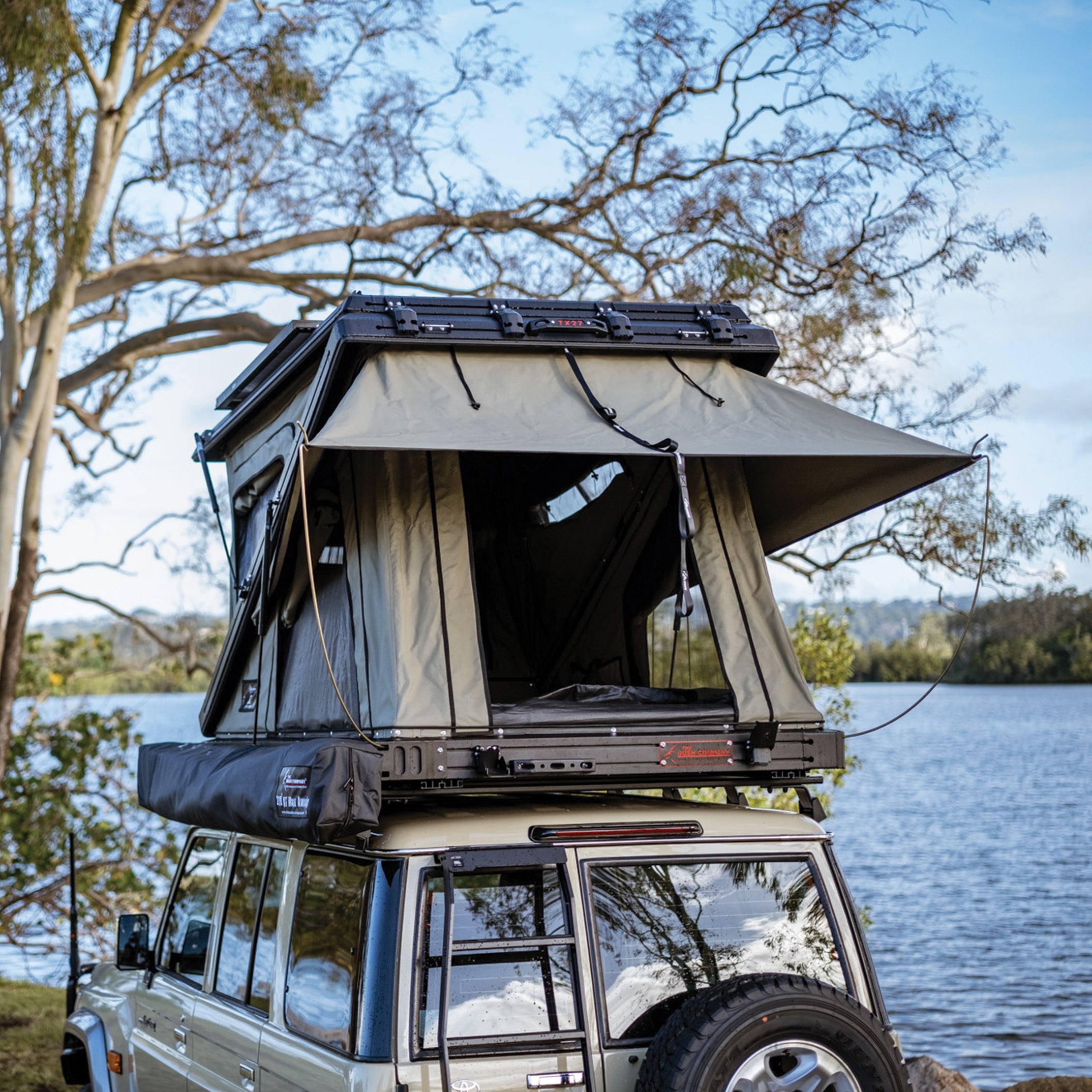 TX27 Hardshell Rooftop Tent