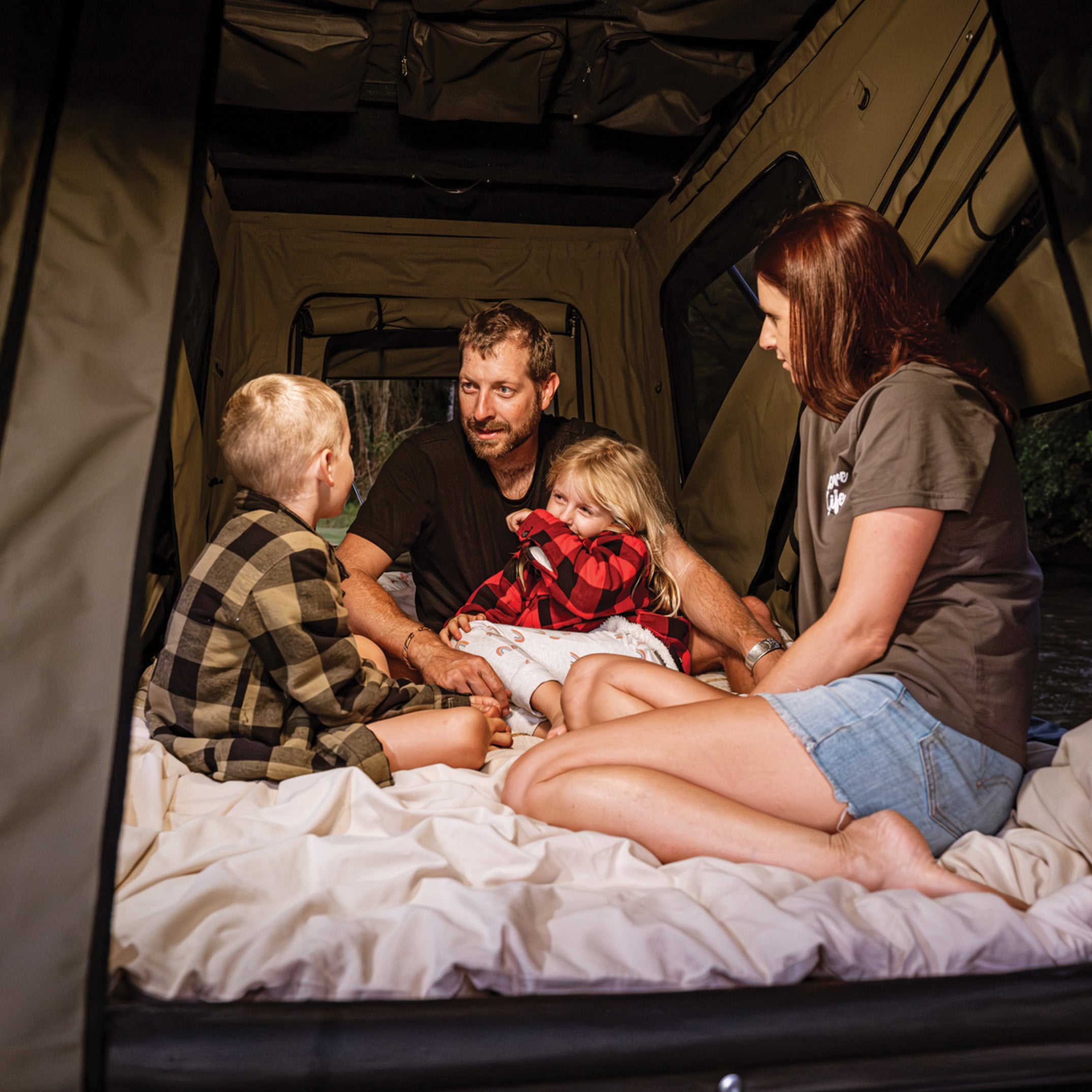 TX27 Hardshell Rooftop Tent