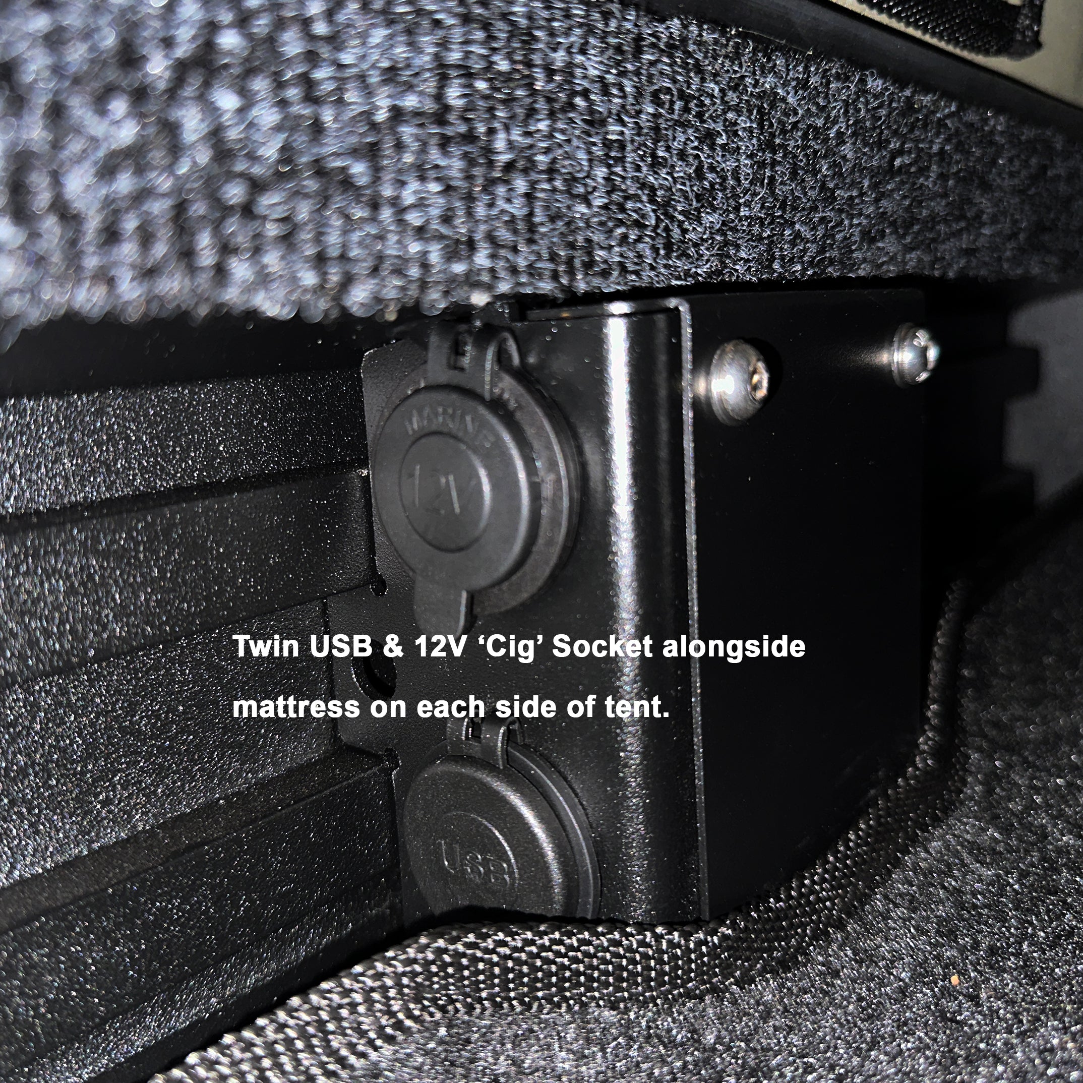 AX27 Clamshell Rooftop Tent