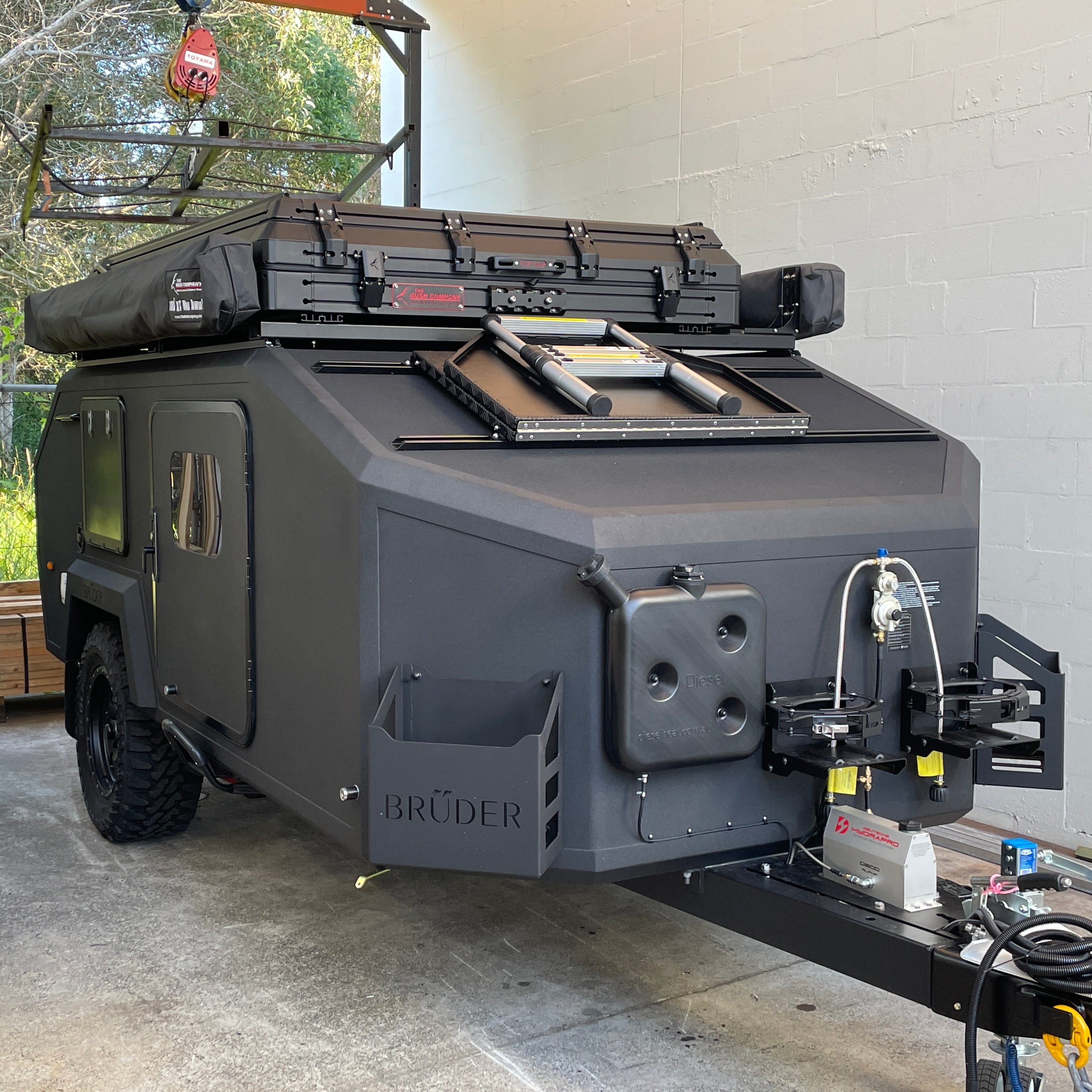 TX27 MAX Hardshell Rooftop Tent