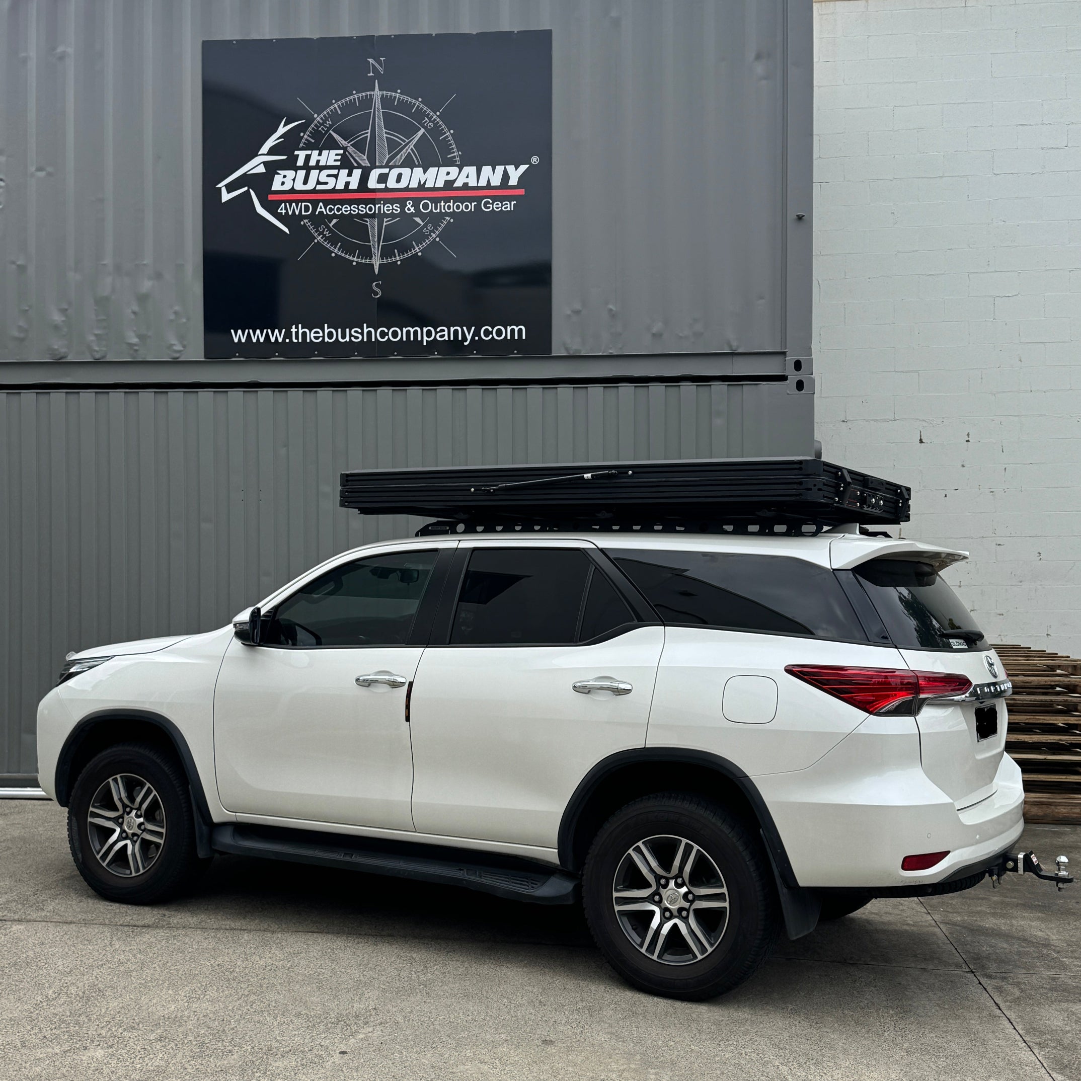 LX27 Clamshell Rooftop Tent